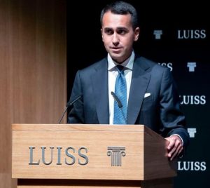 Luigi Di Maio Ministro degli Esteri difende la campagna vaccinale italiana