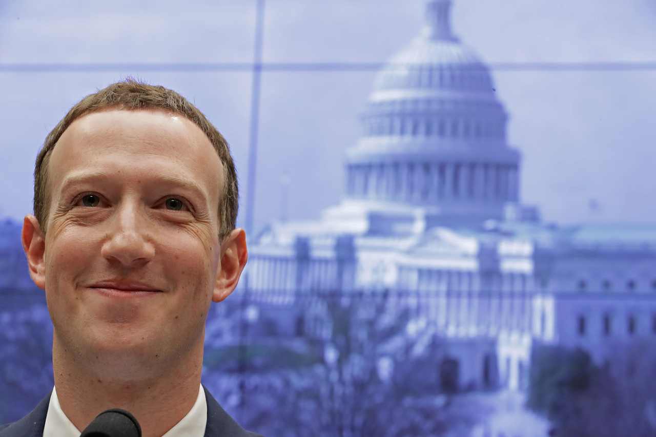 Mark Zuckerberg ha cambiato il nome a Facebook