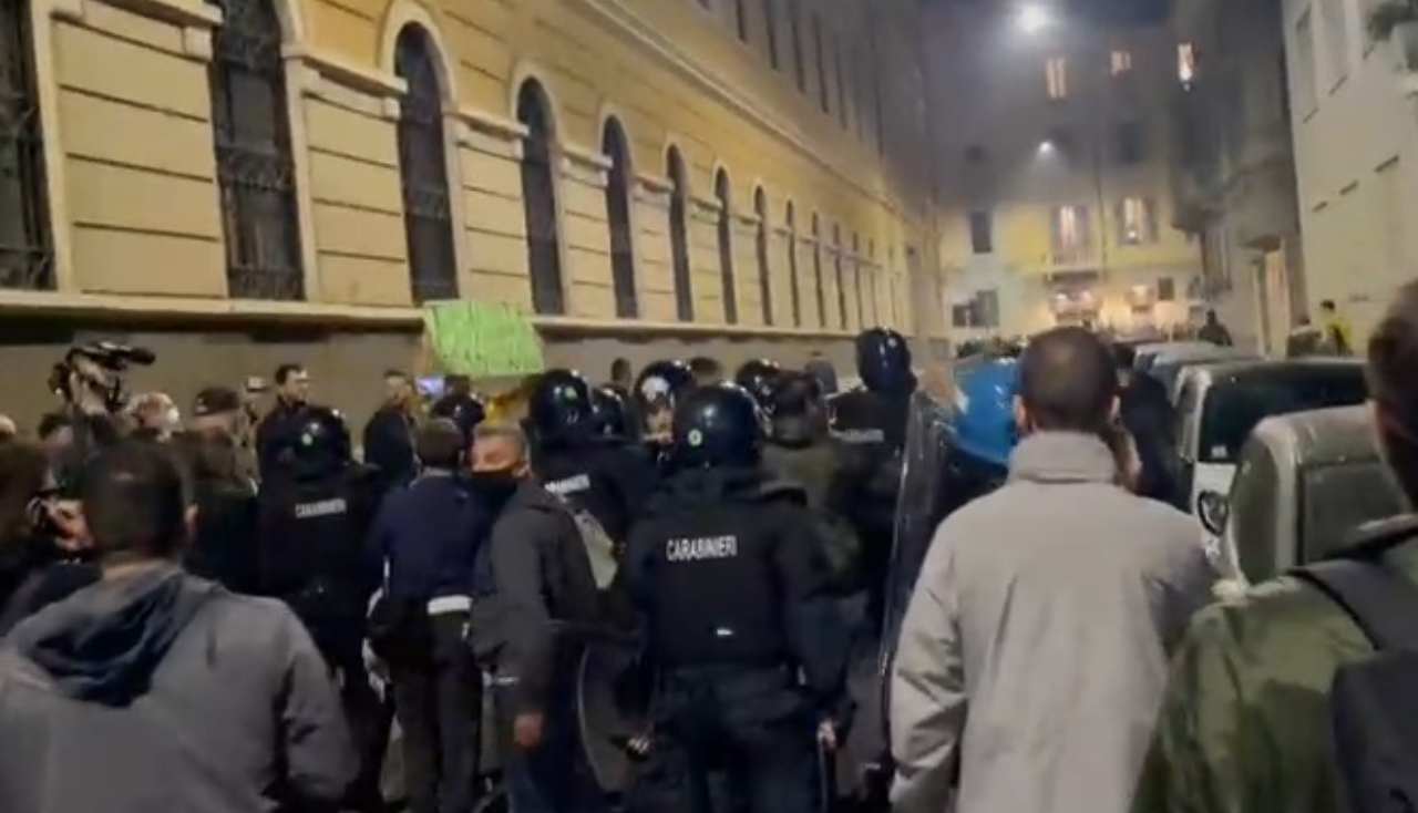Milano neonazisti denunciati 