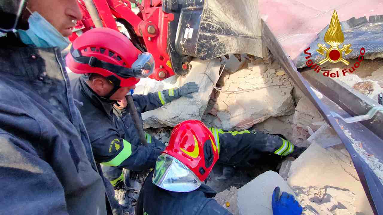 San Felice a Cancello esplosione