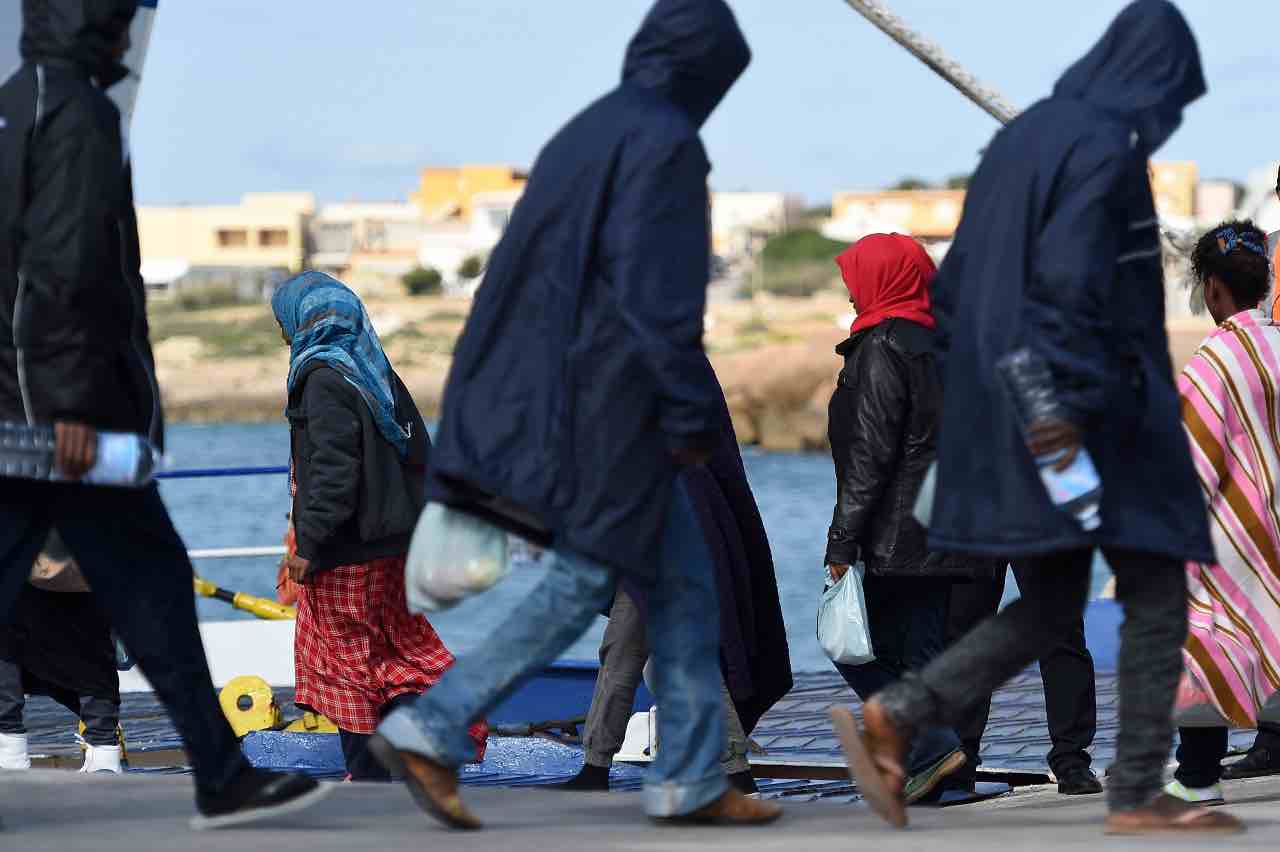 Migranti Sicilia sbarchi