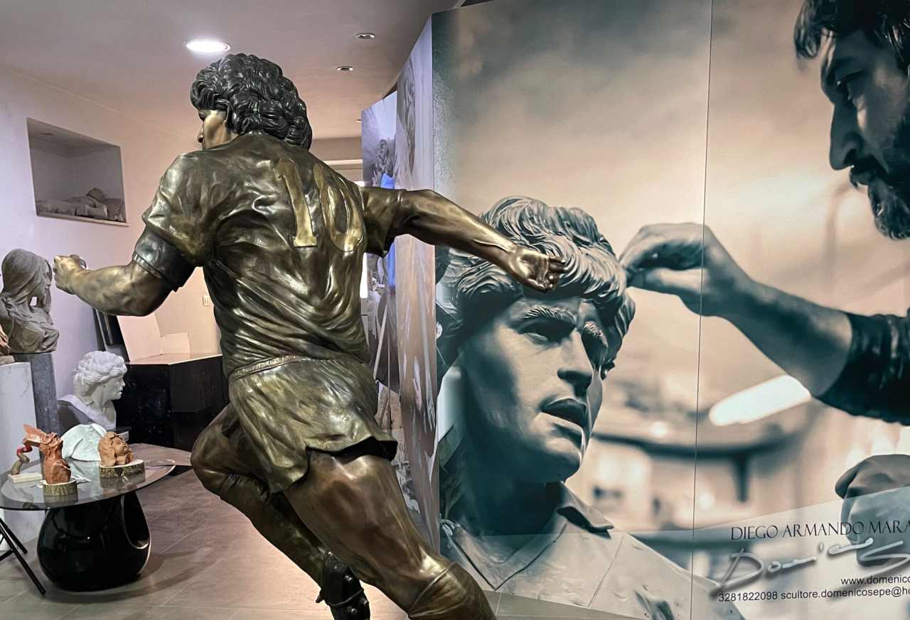 Maradona statua 