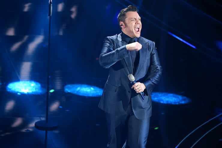 Il cantautore di Latina sorprende i fan (Getty Images)