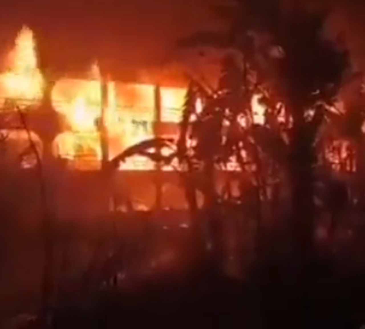 Incendio traghetto Bangladesh 