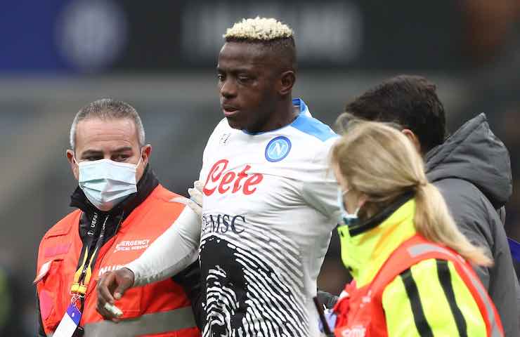 Maschera in carbonio per l'attaccante nigeriano (Getty Images)