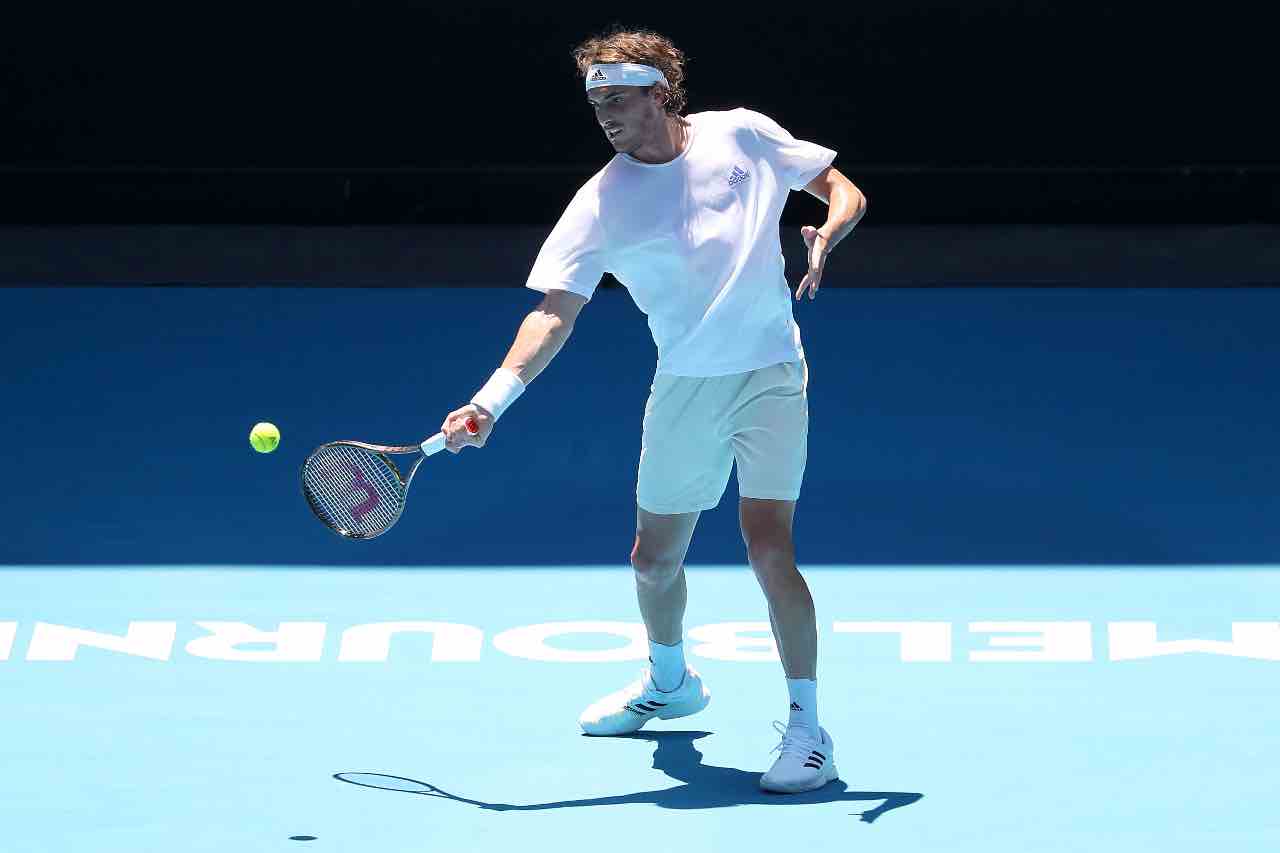 Tsitsipas attacca Djokovic 