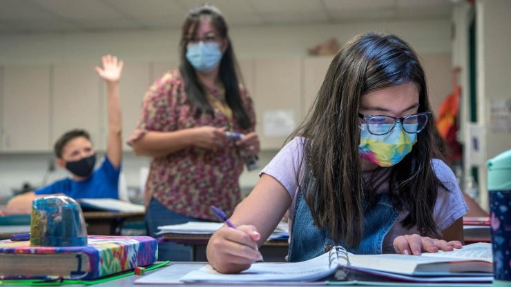 Un omento di lrezione a scuola