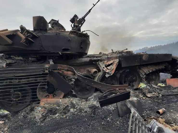 Ucraina popolo ferma tank russi