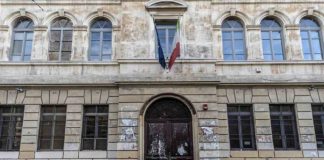 Roma Liceo accuse prof alunna