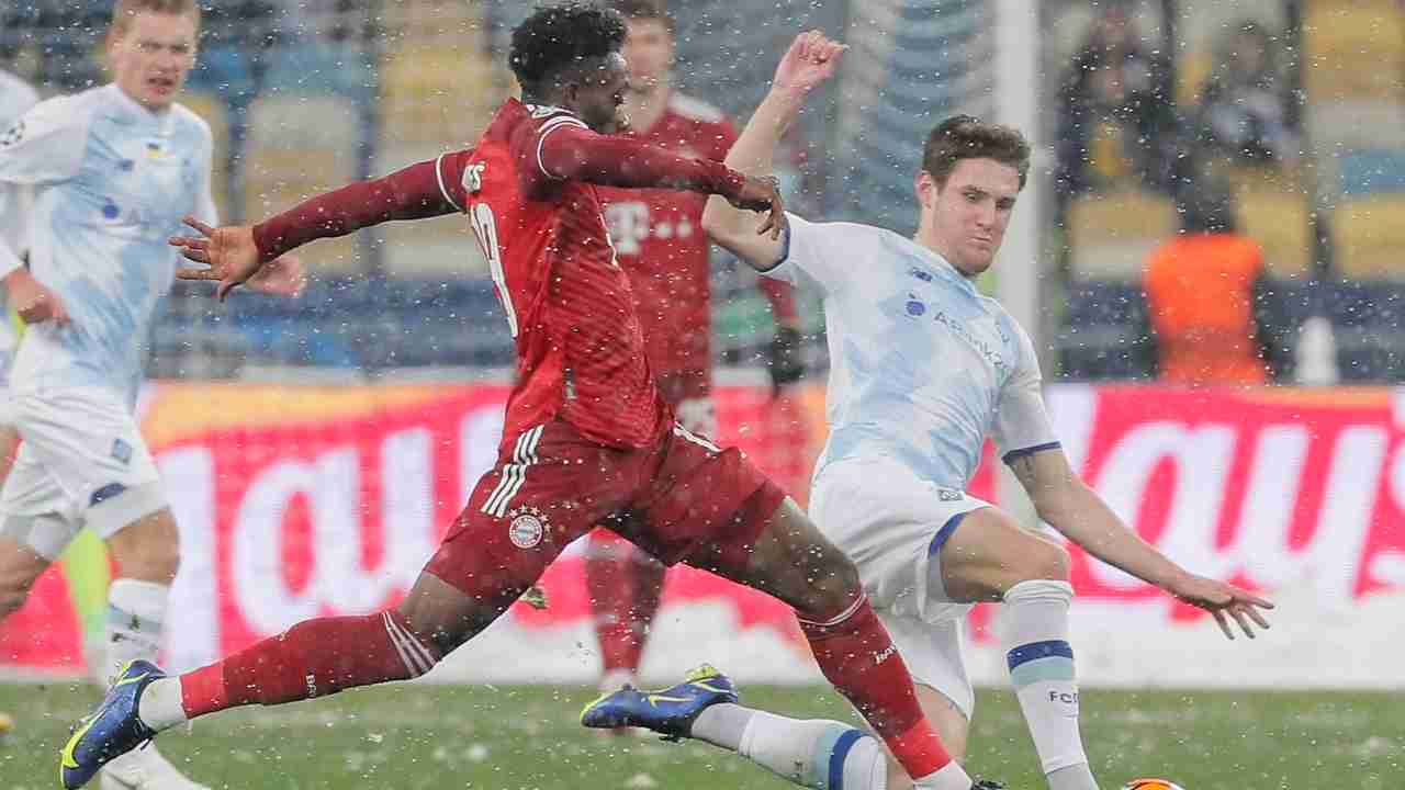 Davies contro la Dynamo Kiev