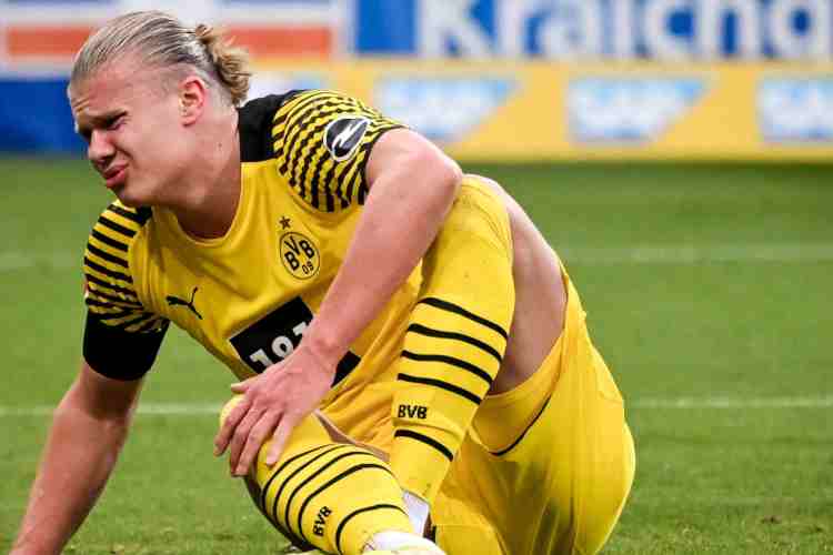 Haaland sul campo dell'Hoffenheim