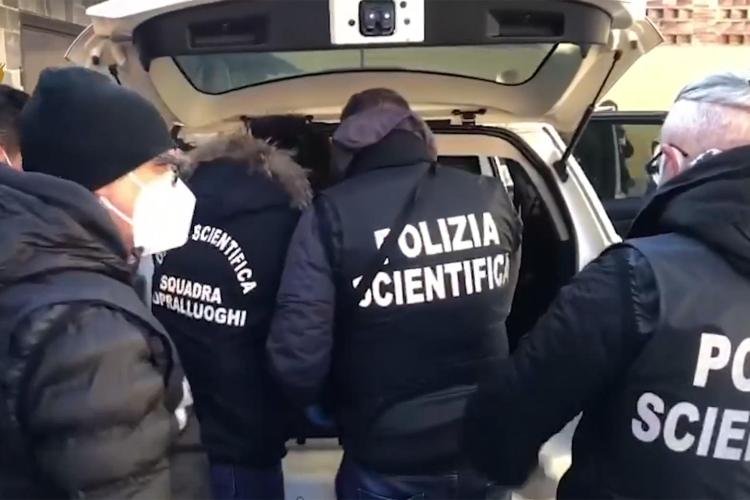 La Polizia scientifica al lavoro nel pisano