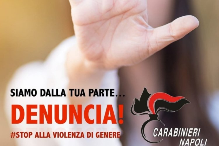 Una locandina dei Carabinieri contro la violenza sulle donne