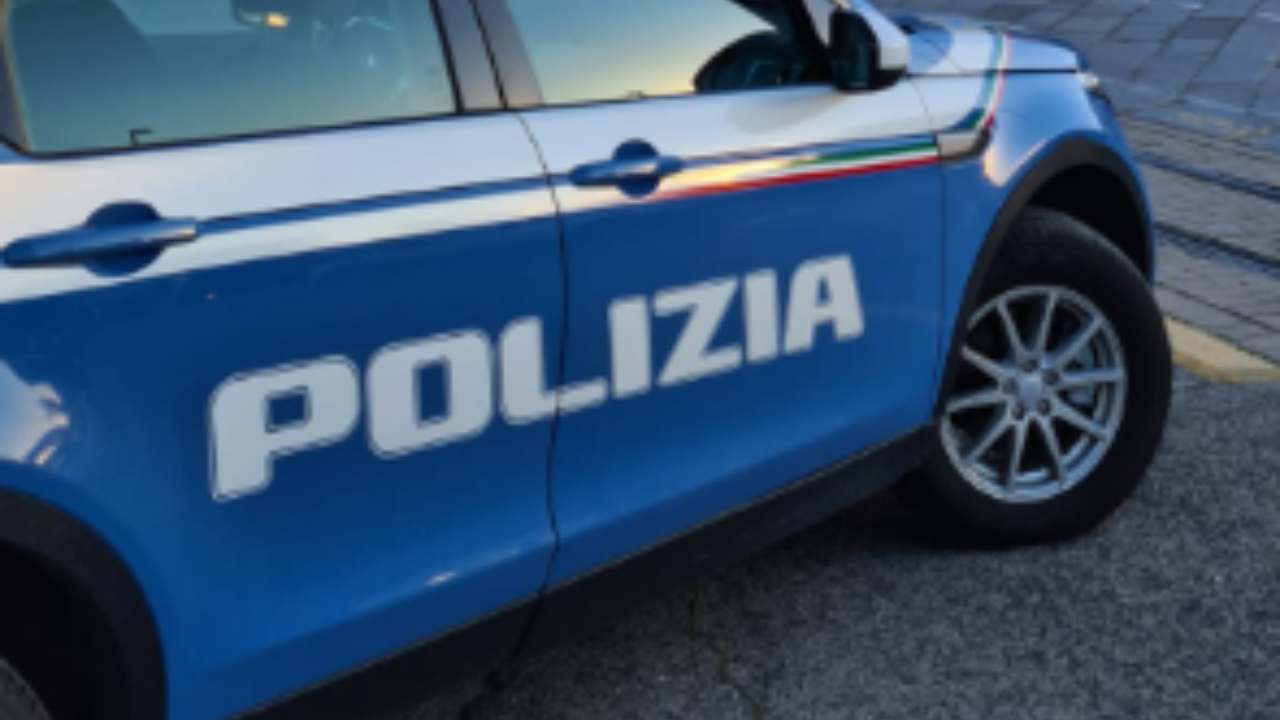 Ragazzina costretta a prostituirsi a Vercelli