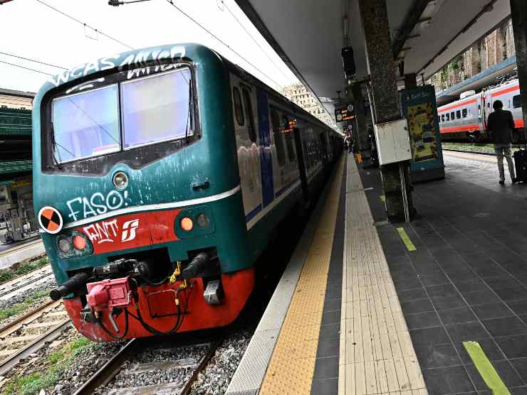 molestate sul treno