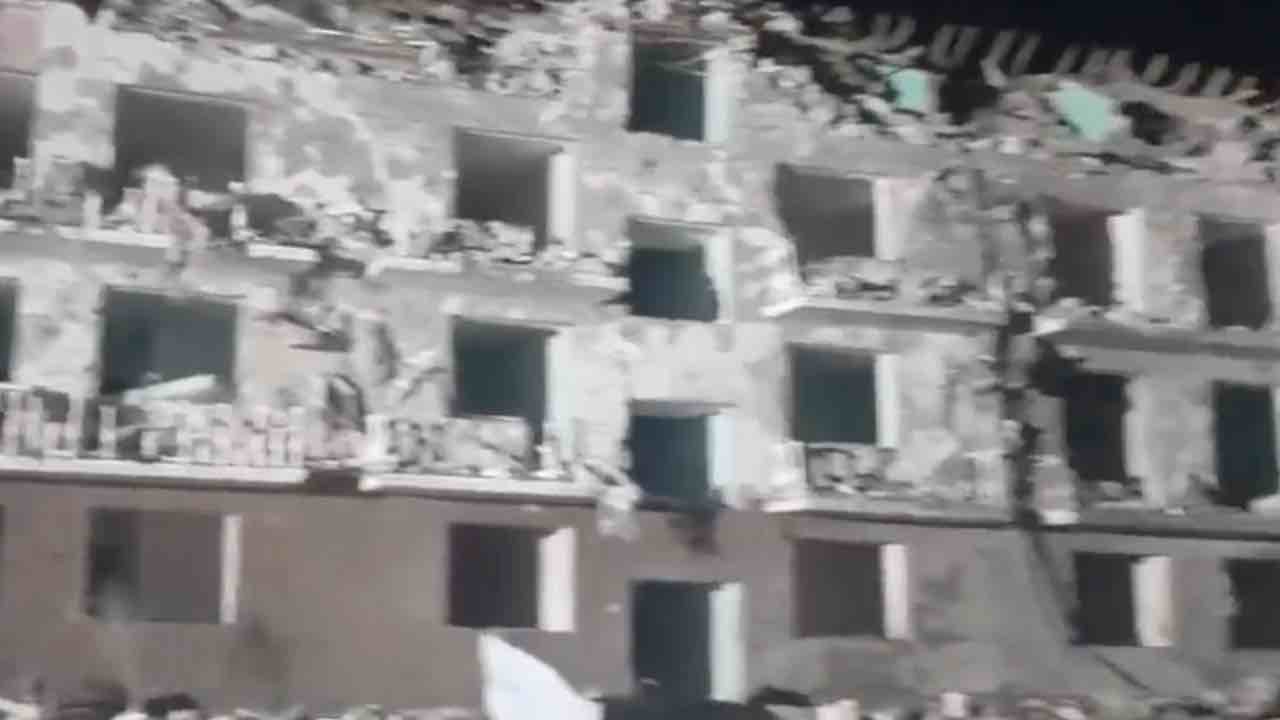 Bomba contro palazzo Odessa guerra Ucraina