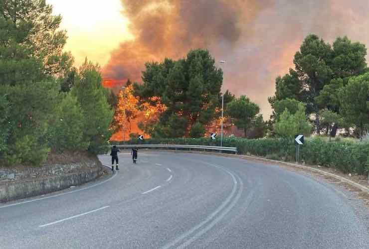 Caldo Italia incendi Matera