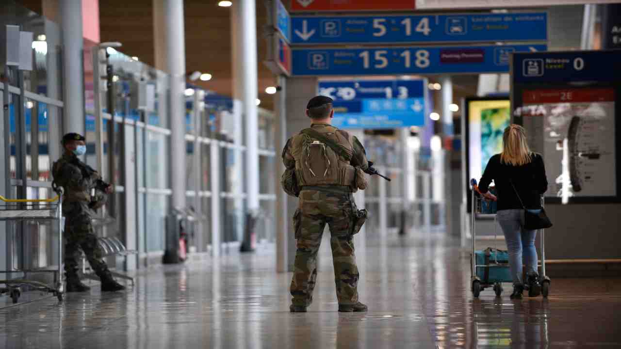 aeroporto parigi