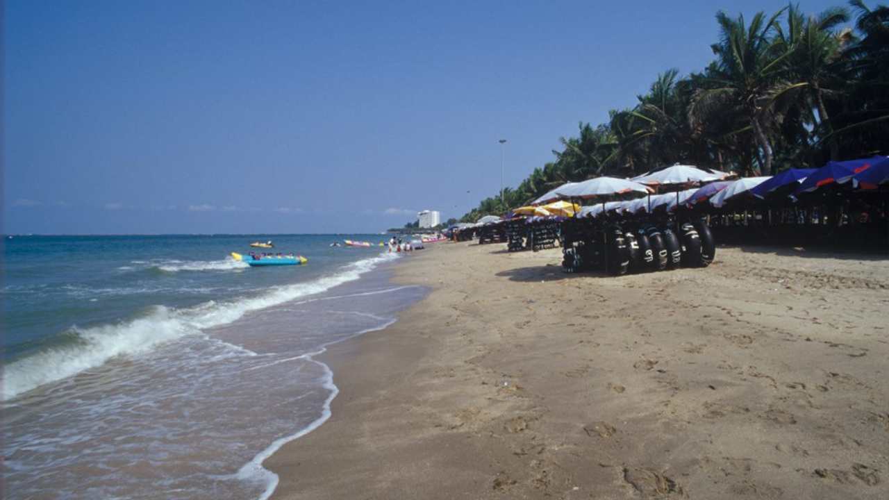 Allarme tra i turisti per un cadavere in spiaggia, ma la verità è un'altra