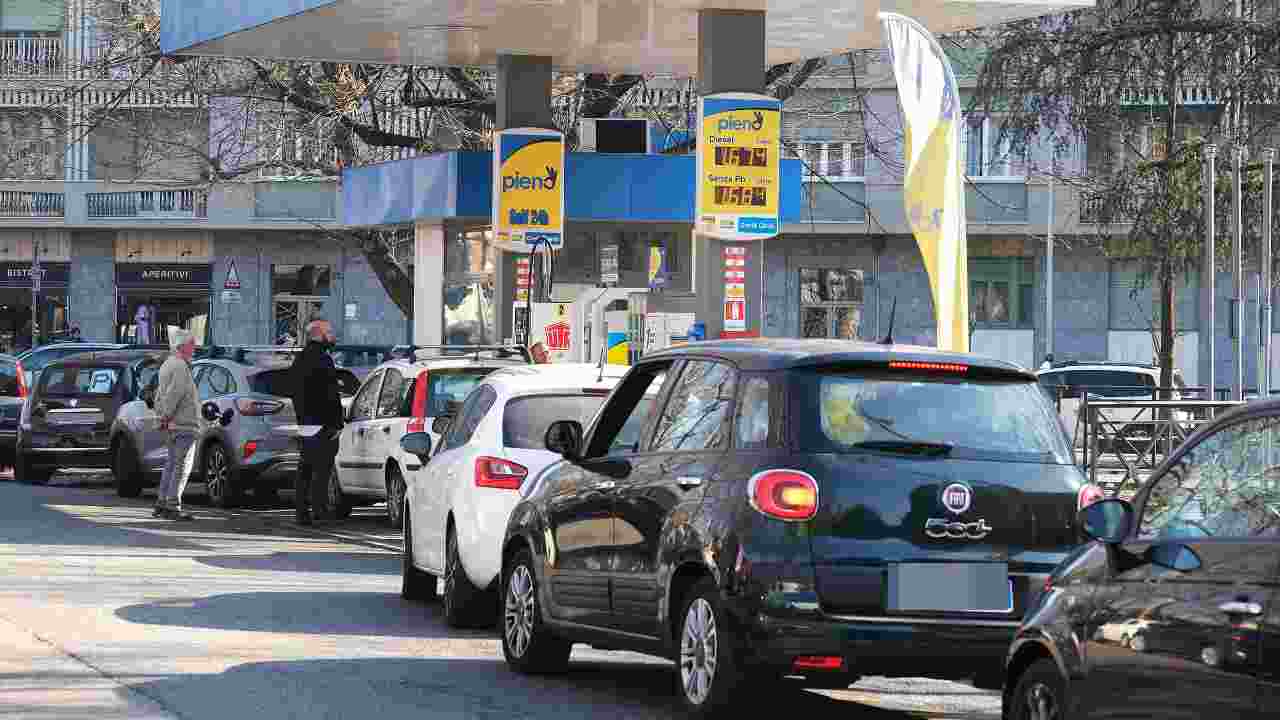 Caro benzina, vacanze in auto, prezzi