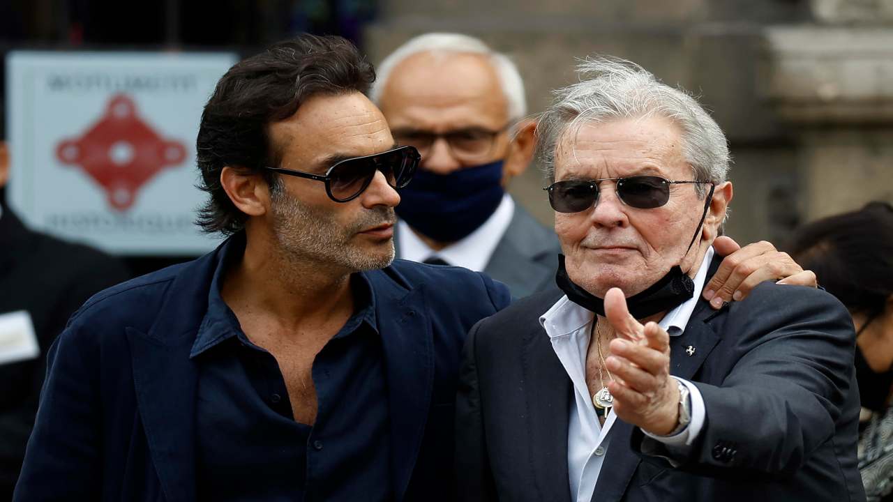 Alain Delon vuole porre fine alla vita?