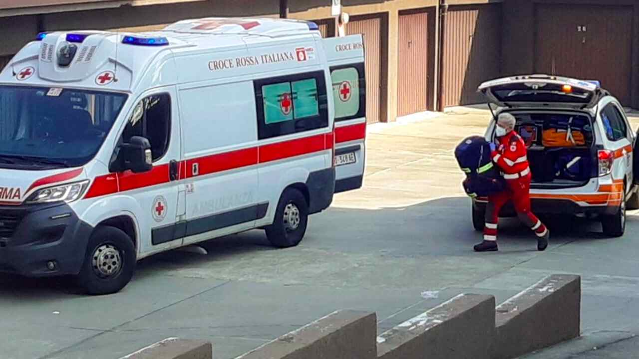 Gragnano in lutto, 13enne precipita dal balcone e muore