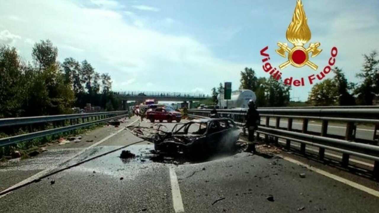 Incidente sulla A12, muore bimba di 4 anni