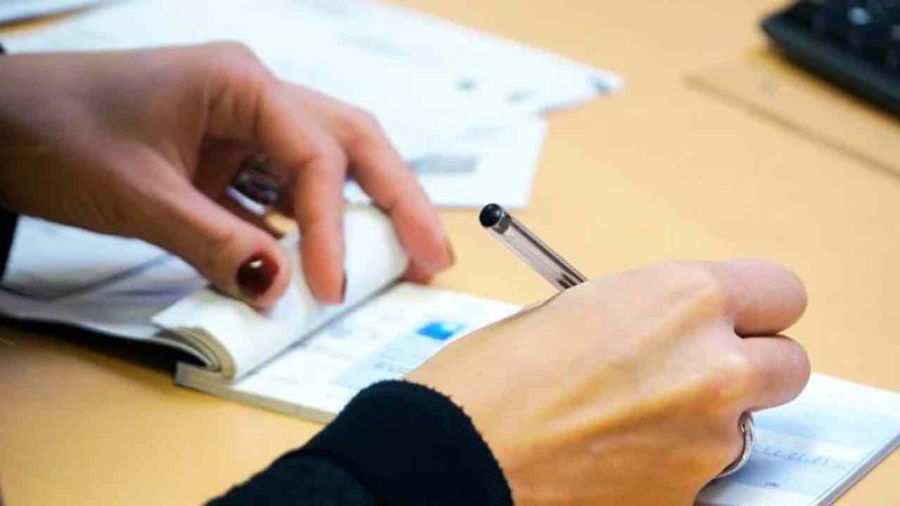Invia curriculum come segretaria
