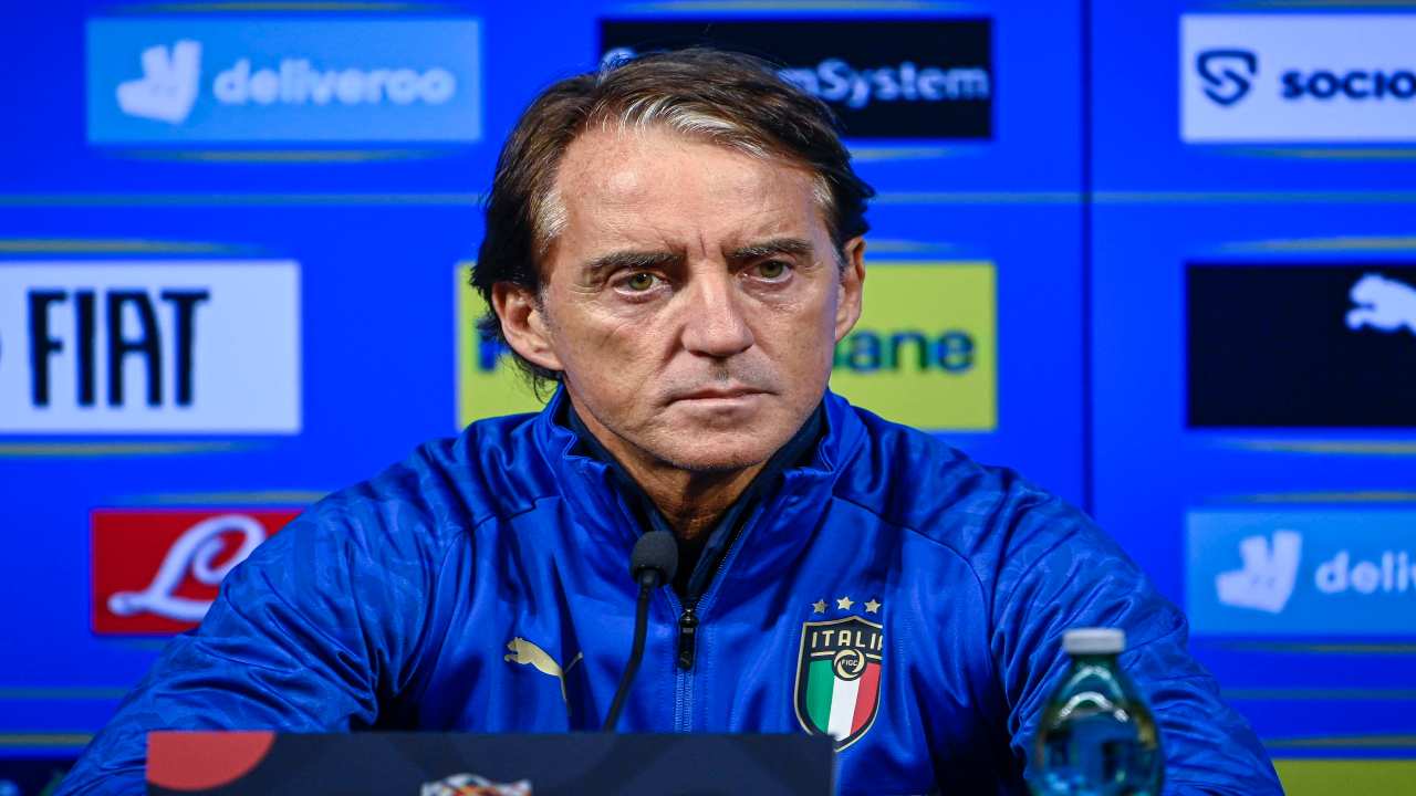 Roberto Mancini ancora amareggiato per l'eliminazione dal Mondiale 