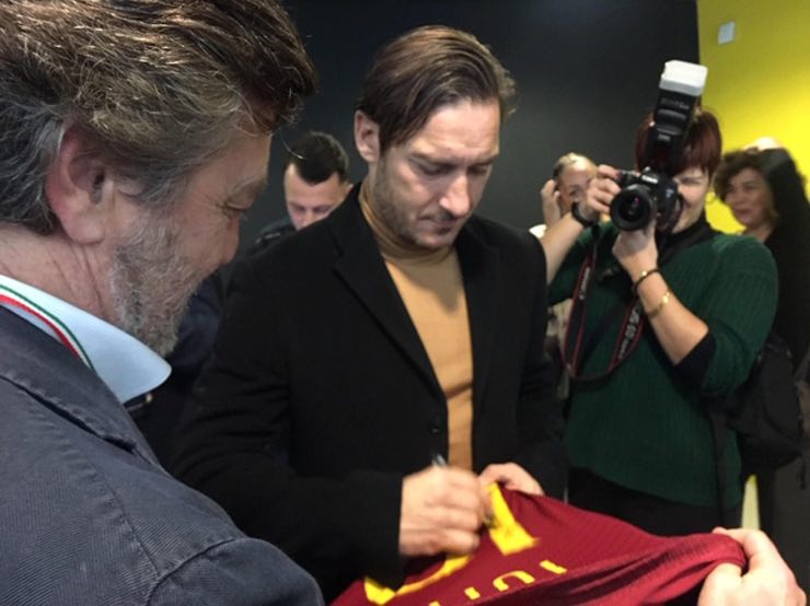 Totti compleanno con figli