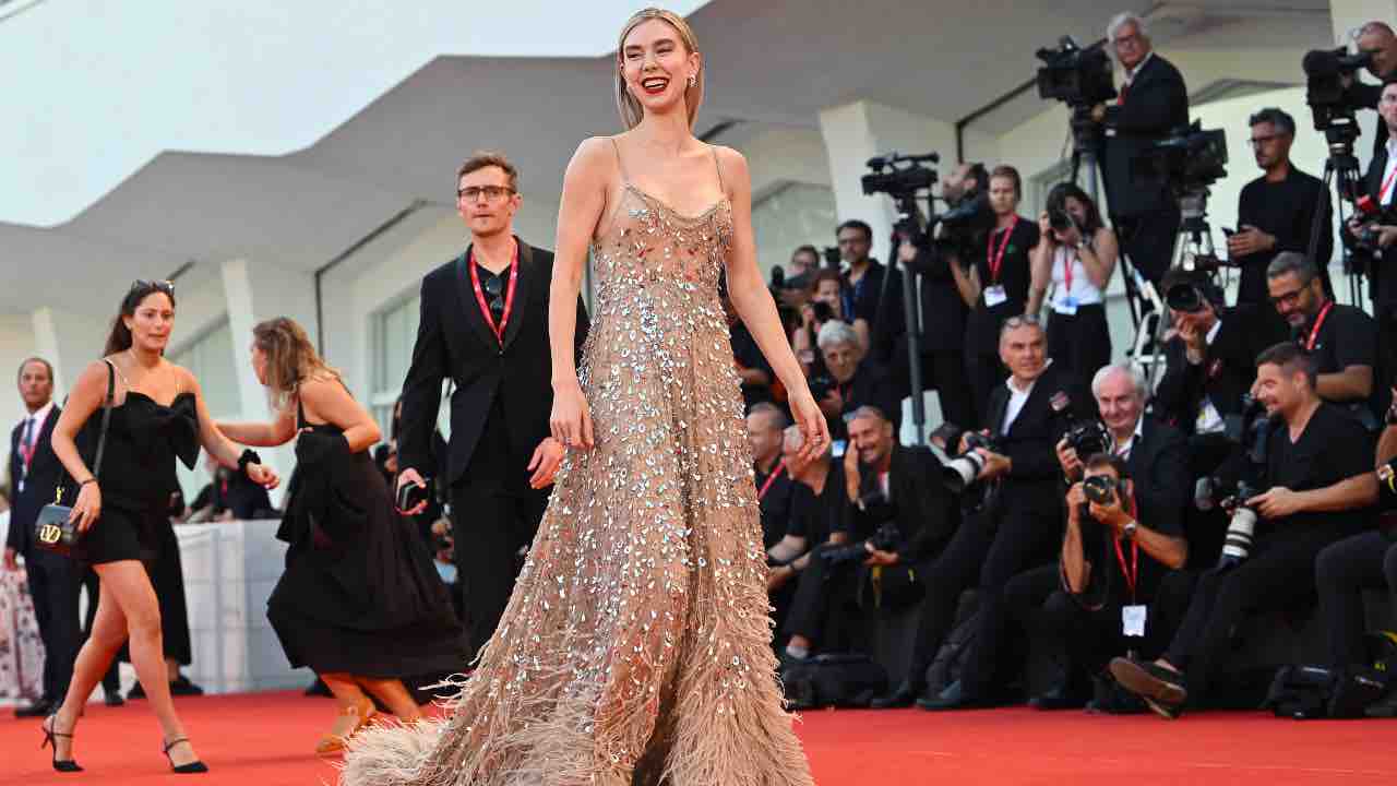 Venezia 79 altare folla delirio