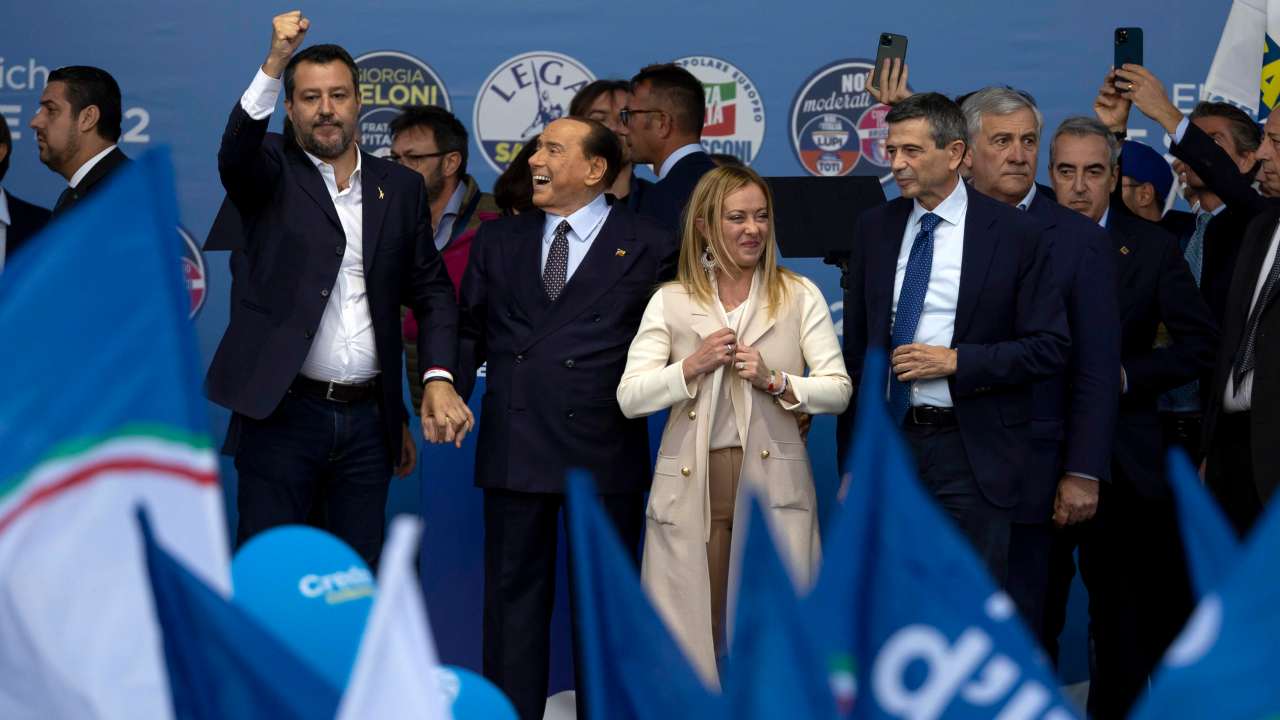 Chiusura campagna elettorale centro destra a Roma, Meloni, Berlusconi e Salvini sul palco
