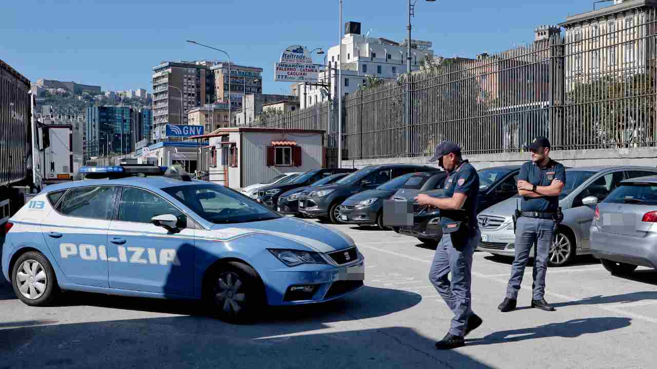 Aggredita e violentata poliziotta