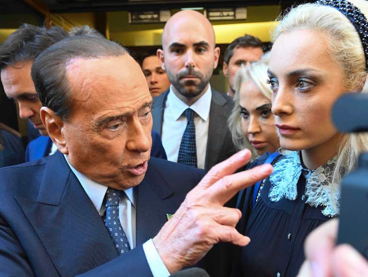 Berlusconi Fascina