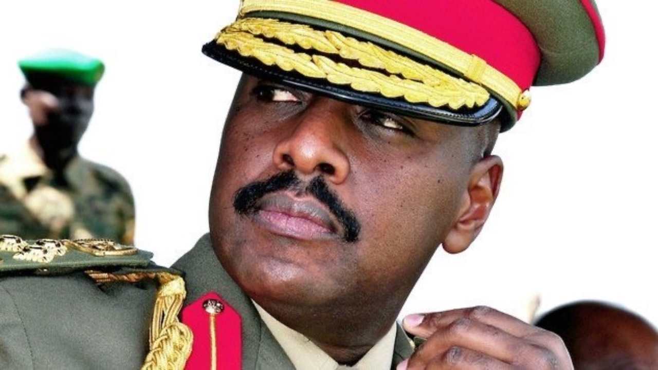 Generale ugandese offre 100 vacche per sposare la Meloni