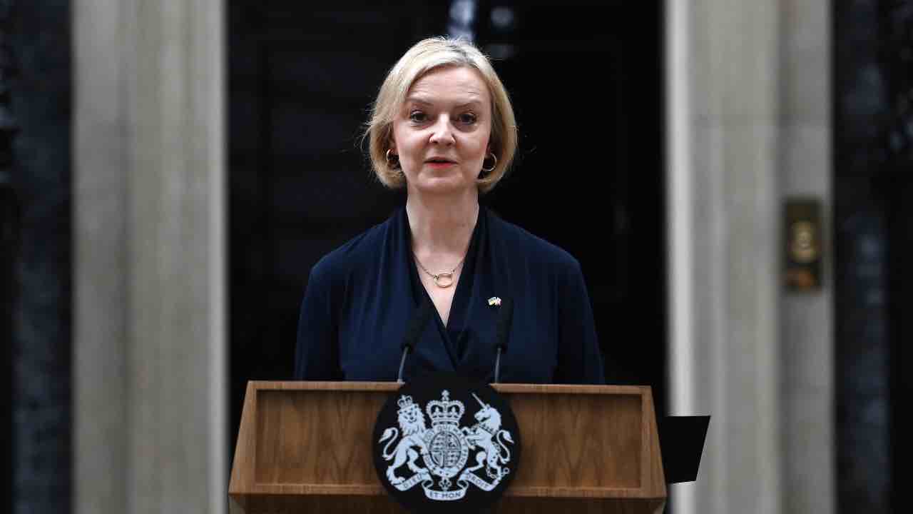 Liz Truss dimissioni