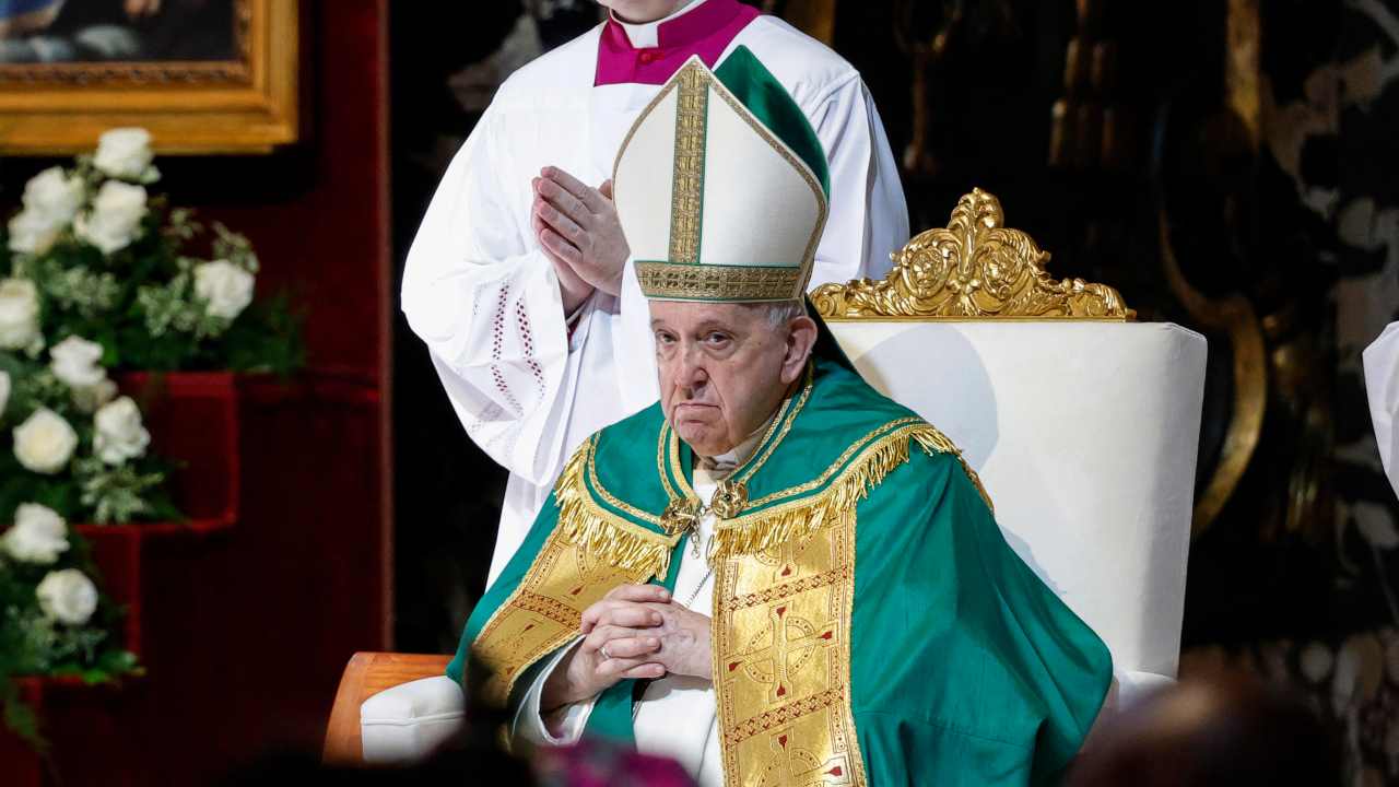 Papa Francesco ammonisce donne e uomini di Chiesa per i filmati pornografici