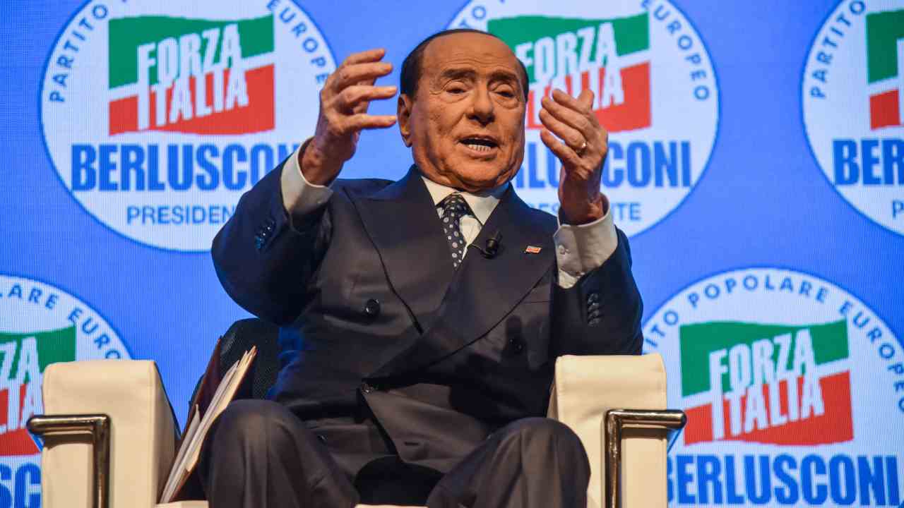 Berlusconi stizzito, duro contro i veti | “Non useremo manuale Cencelli…”