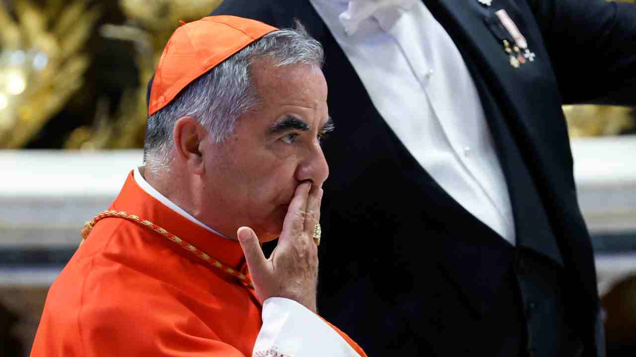 Processo in Vaticano, nuove accuse per il cardinale Becciu. 