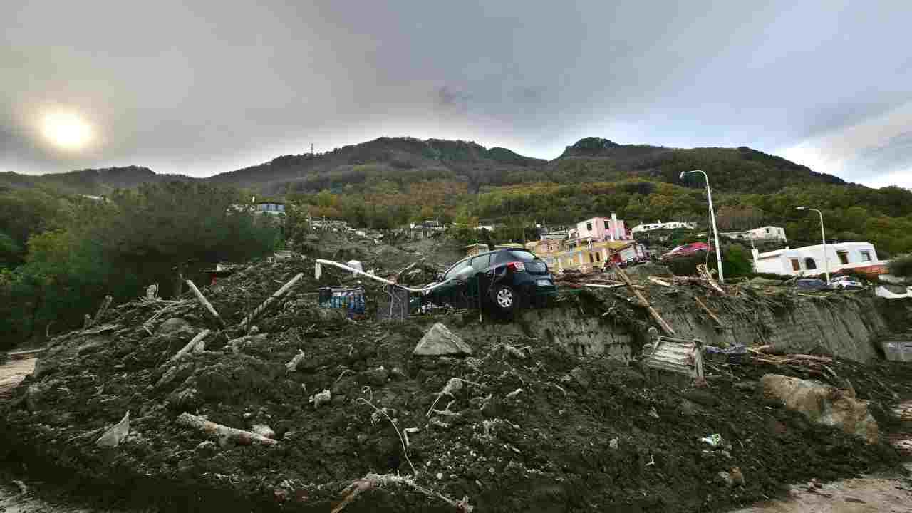 Tragedia Ischia, si scava ancora nel fango