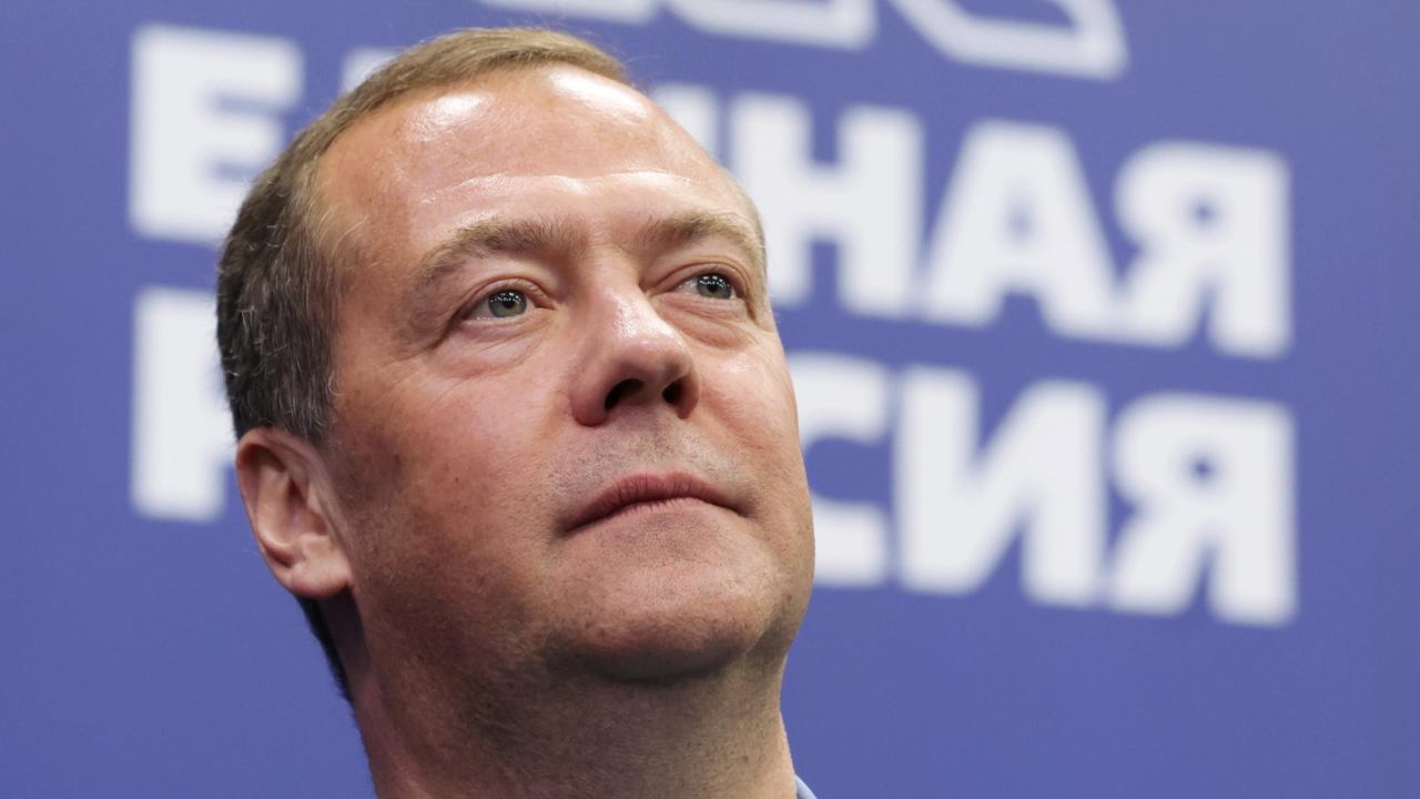 Medvedev torna a minacciare l'impiego dell'arma nucleare