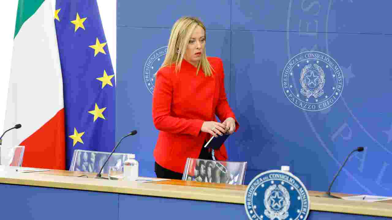 Manovra economica da 35 miliardi, Giorgia Meloni in conferenza stampa