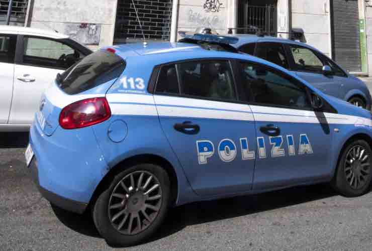 Polizia arresti Roma centurioni gladiatori richieste estorsive 