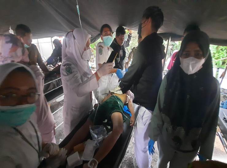Devastanteterremoto in Indonesia, morti e feriti 