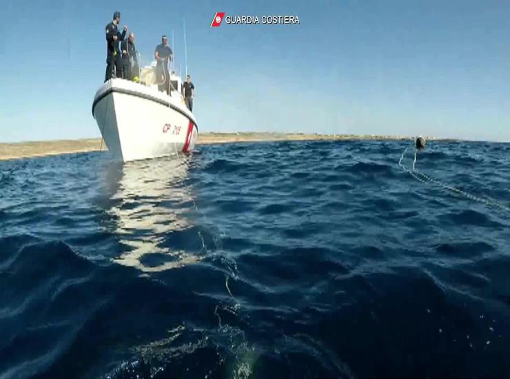 Altro naufragio di migranti al largo di Lampedusa - AnsaFoto