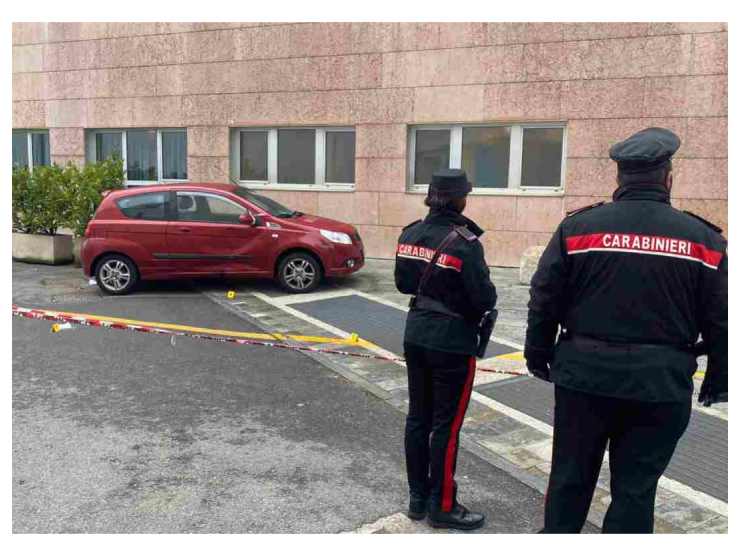 Medico colpito con machete