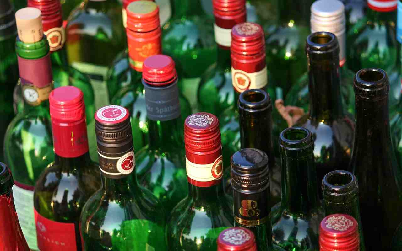 Nel Bihar 53 persone sono decedute dopo aver bevuto alcol adulterato 