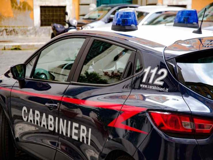 Un vice brigadiere dell'Arma salva una 26enne dal suicidio 