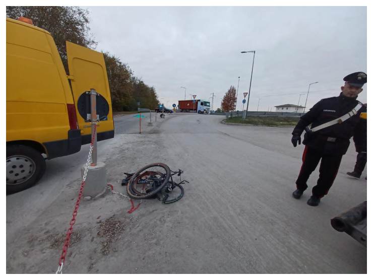 incidente bici 17enne multato