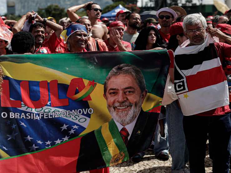 Bloccato uomo con esplosivo all'insediamento di Lula 